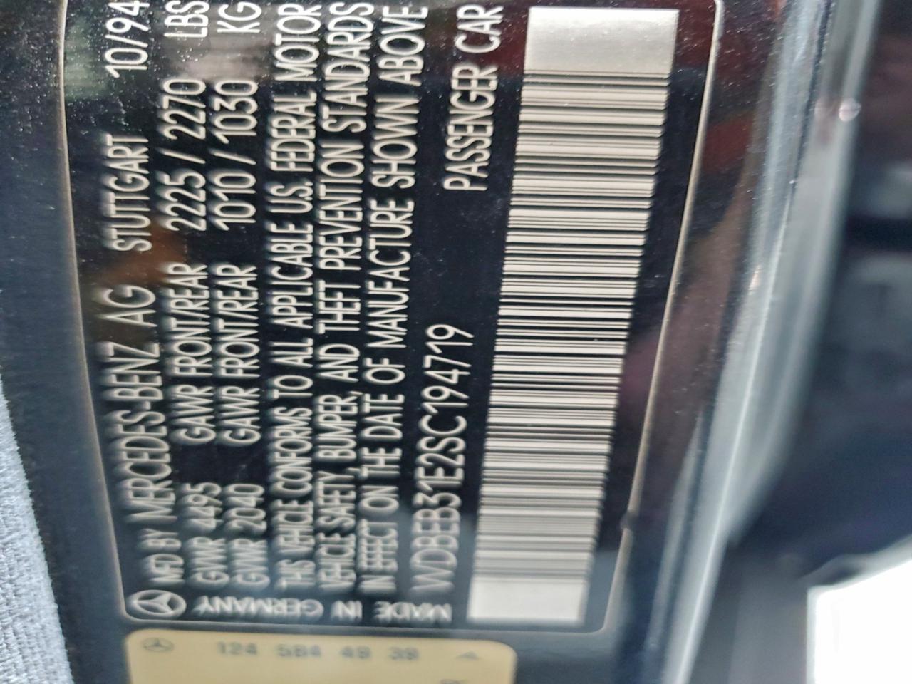 Mercedes-Benz E-Class 300d Image 11