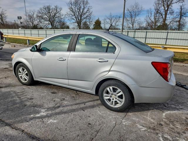 Chevrolet Sonic Lt Image 3