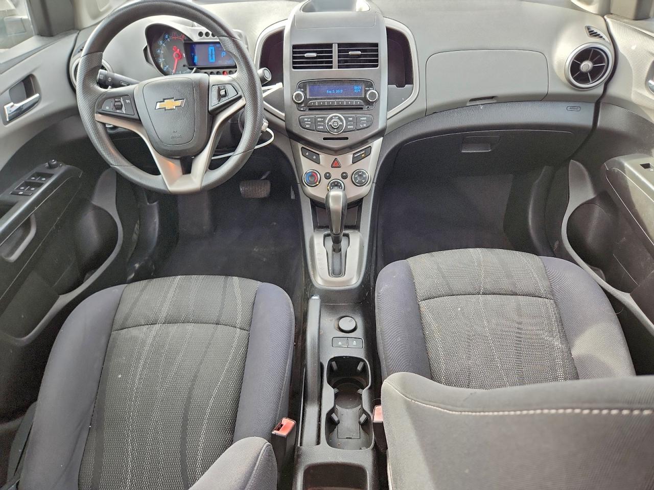 Chevrolet Sonic Lt Image 8