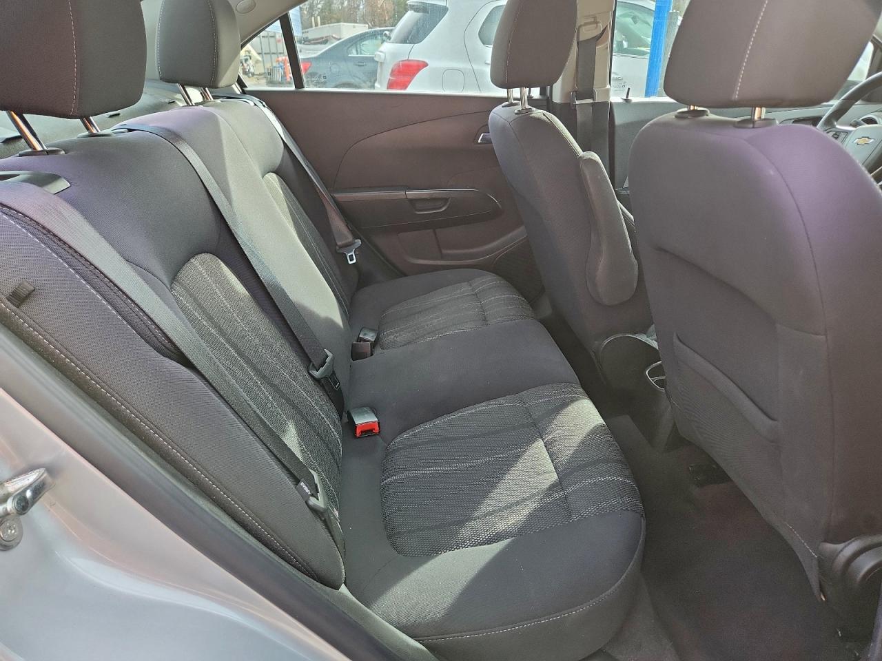 Chevrolet Sonic Lt Image 11