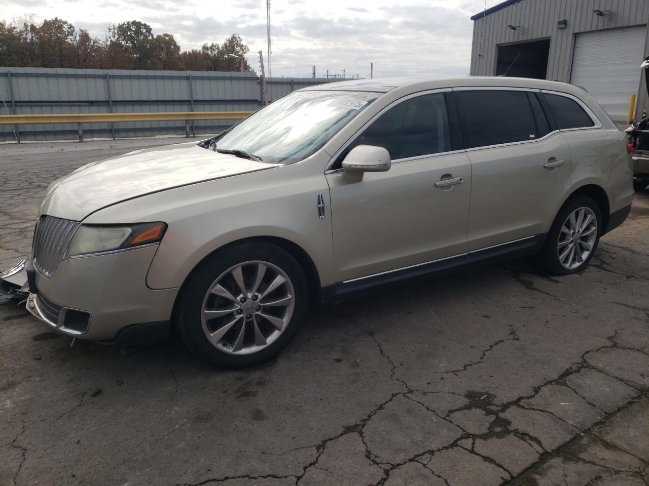 Lincoln MKT Image 1