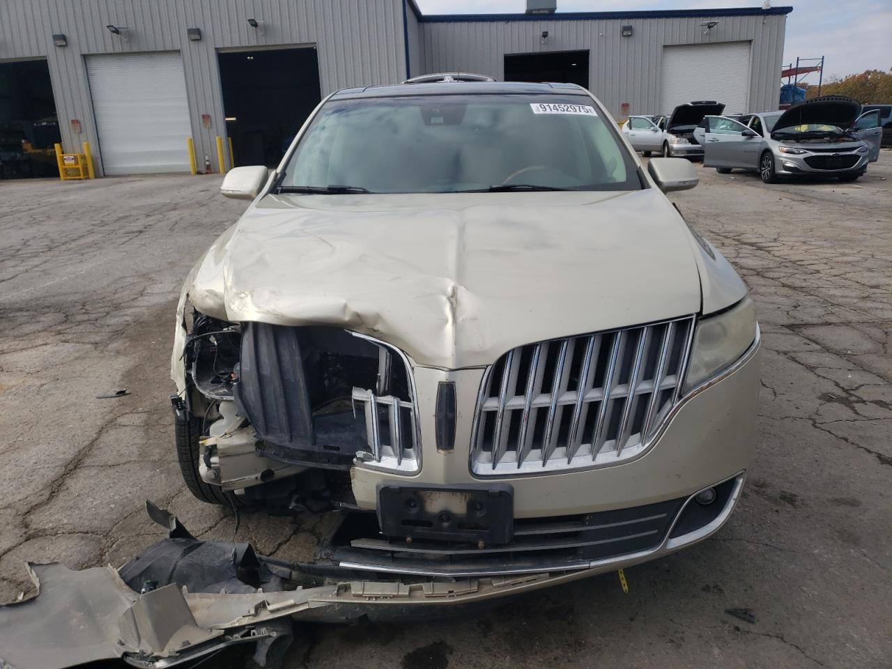 Lincoln MKT Image 12