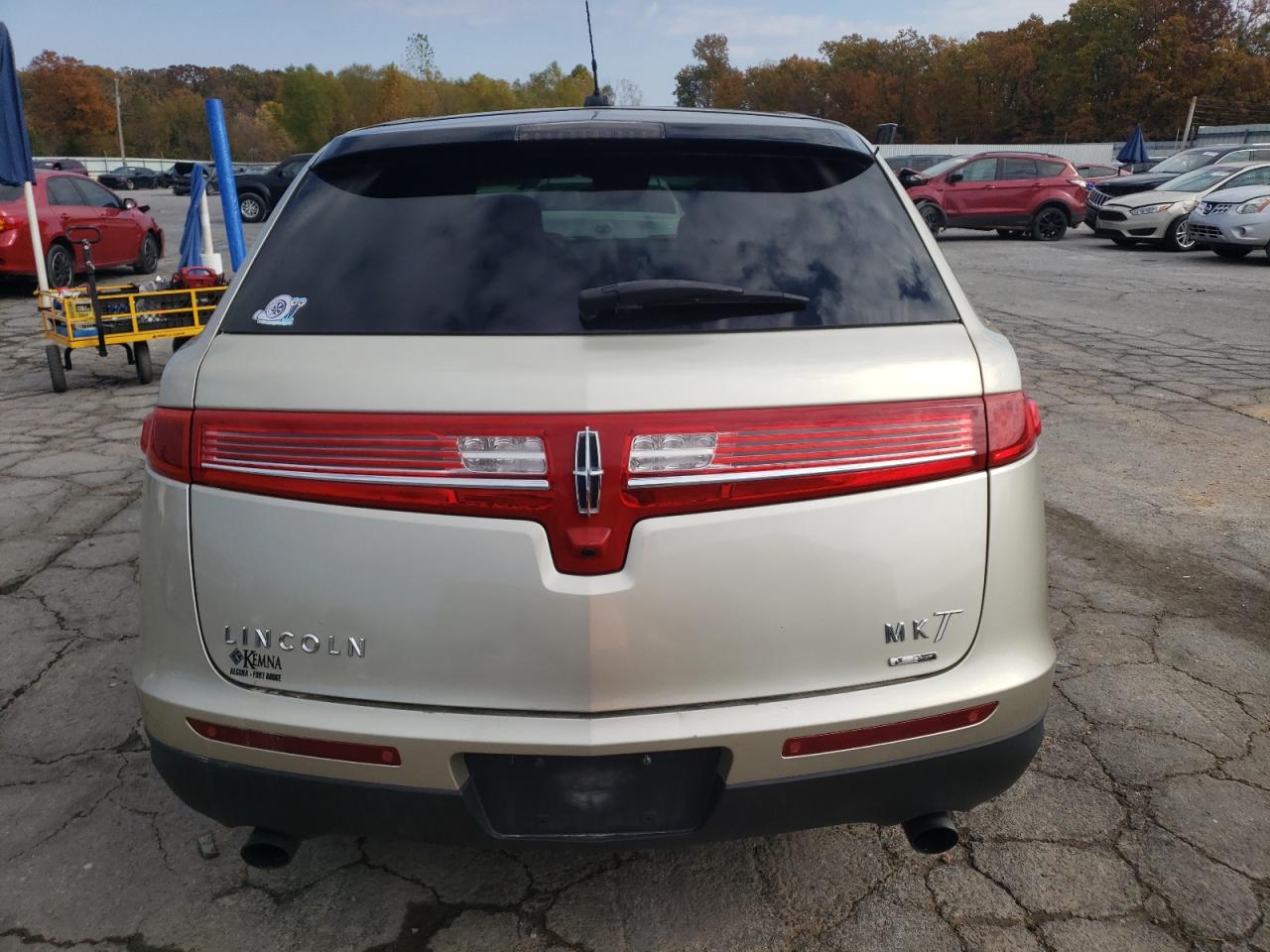 Lincoln MKT Image 10