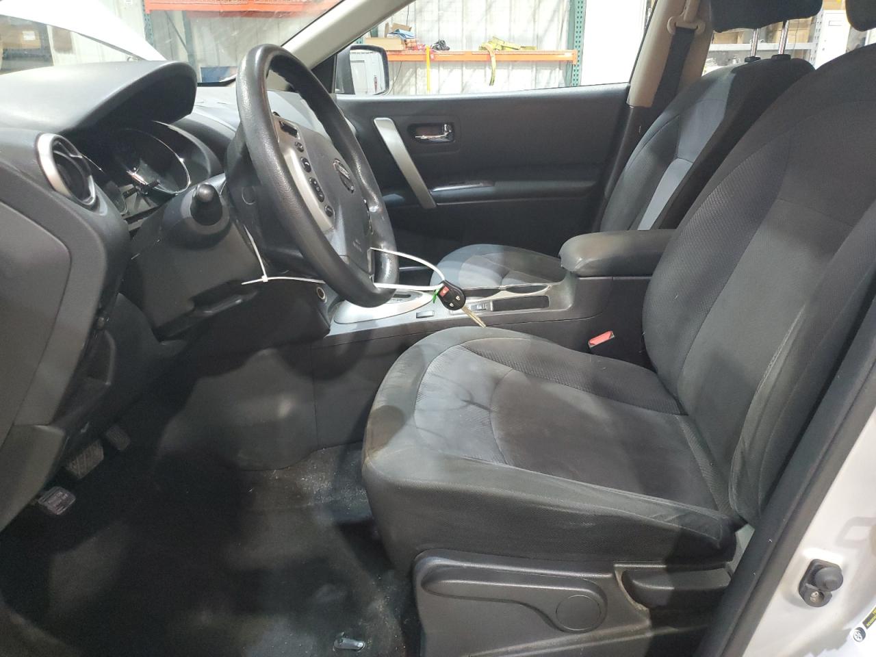 Nissan Rogue S Image 6