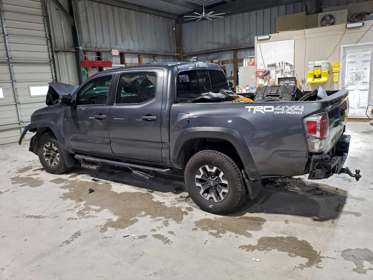 Toyota Tacoma Double Cab Image 7