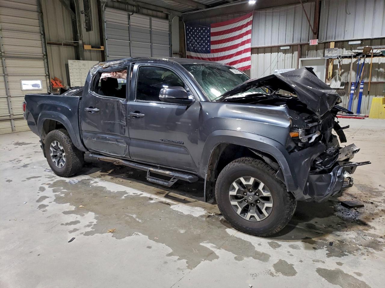 Toyota Tacoma Double Cab Image 2