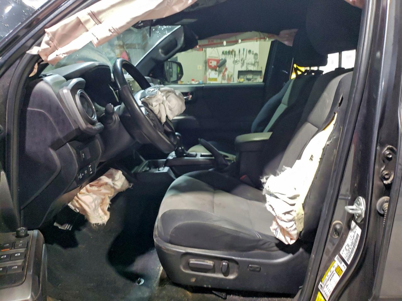 Toyota Tacoma Double Cab Image 8