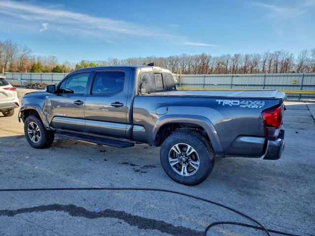 Toyota Tacoma Double Cab Image 5