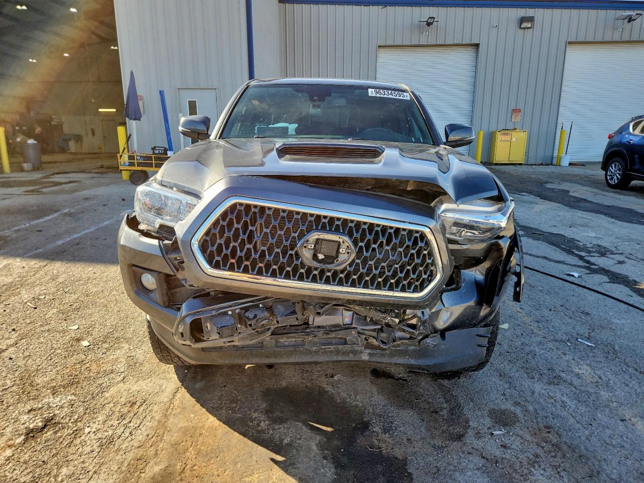 Toyota Tacoma Double Cab Image 3