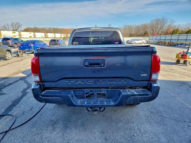 Toyota Tacoma Double Cab Image 10