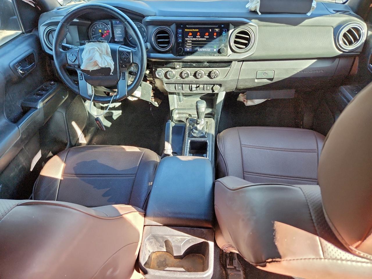 Toyota Tacoma Double Cab Image 8