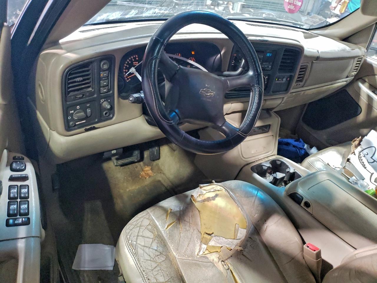 Chevrolet Suburban K1500 Image 5