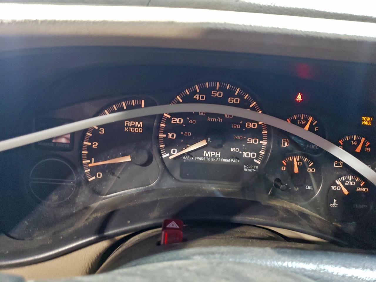 Chevrolet Suburban K1500 Image 10