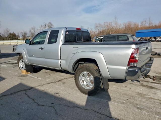 Toyota Tacoma Access Cab Image 10