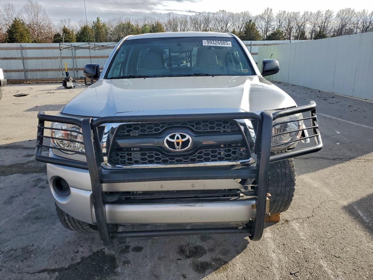 Toyota Tacoma Access Cab Image 5