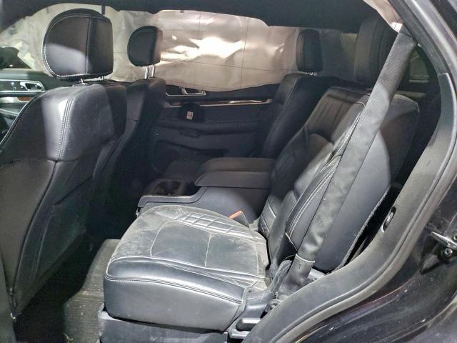 Ford Explorer Platinum Image 12