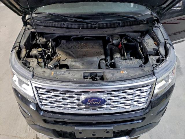 Ford Explorer Platinum Image 11