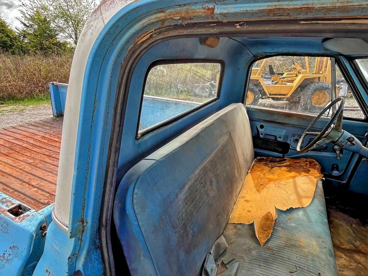 Chevrolet C10 Image 8