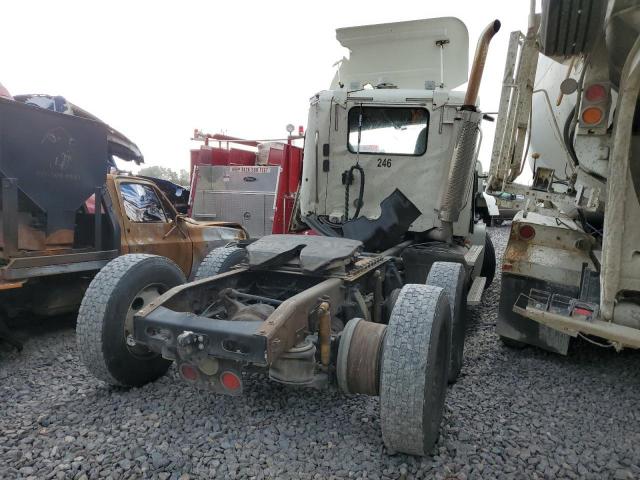 Freightliner Columbia Columbia Image 10