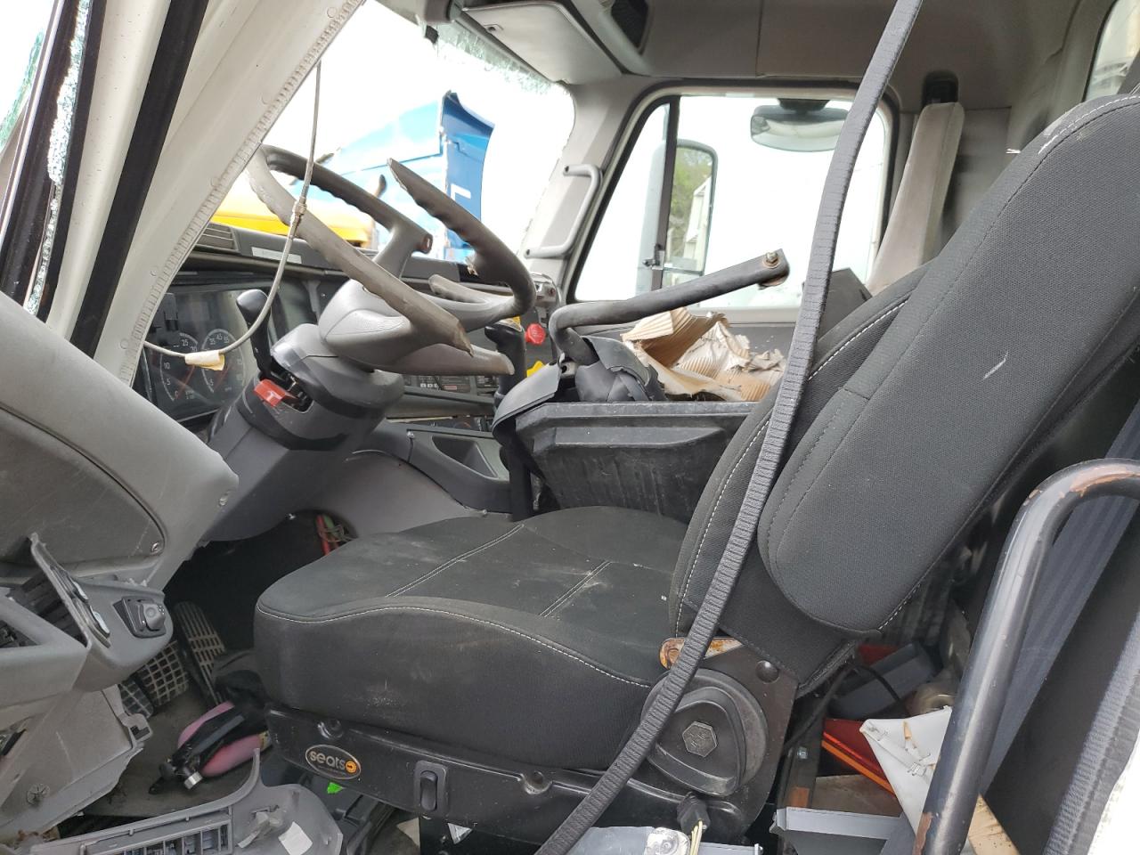 Freightliner Columbia Columbia Image 8