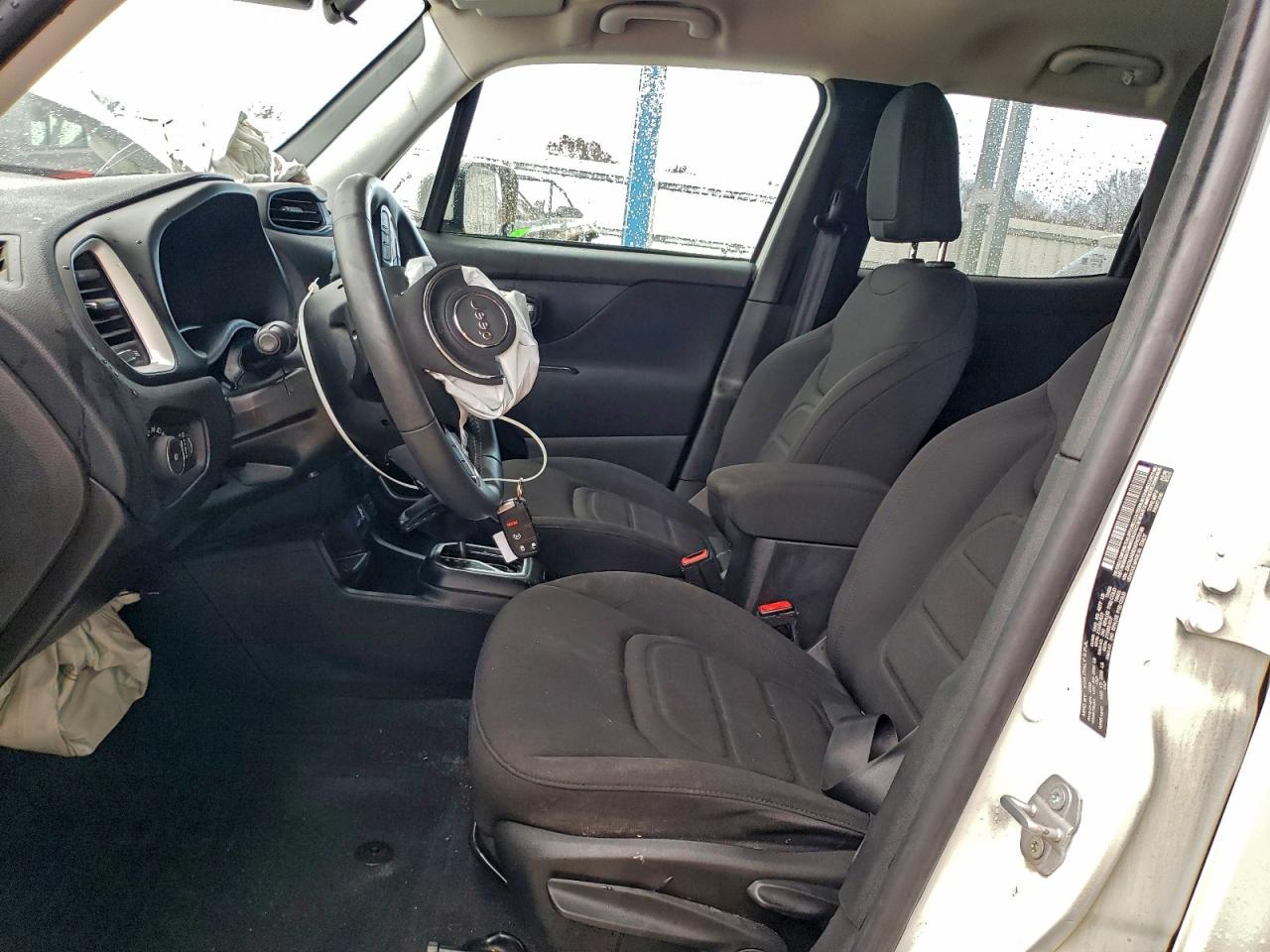 Jeep Renegade Latitude Image 12