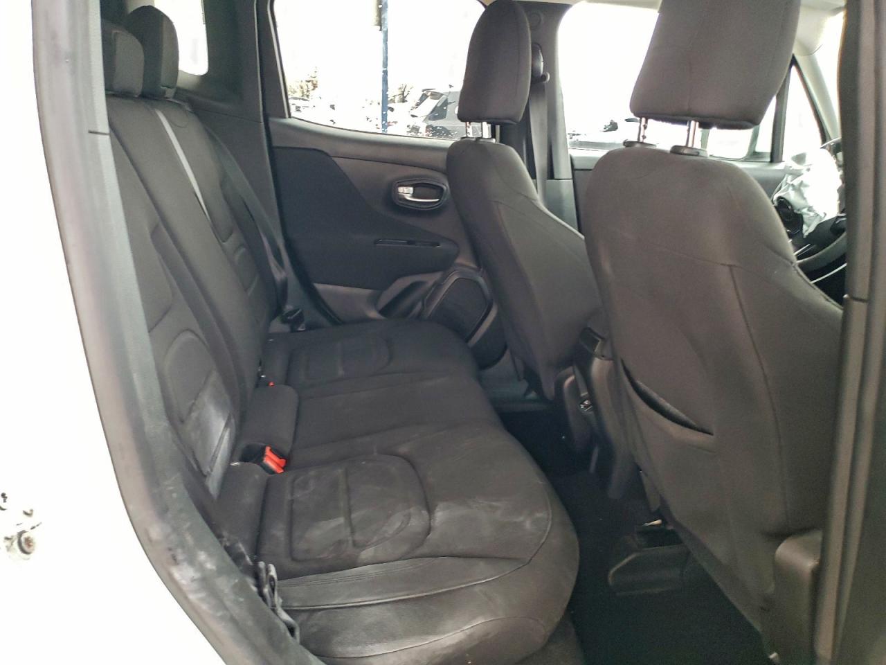 Jeep Renegade Latitude Image 6