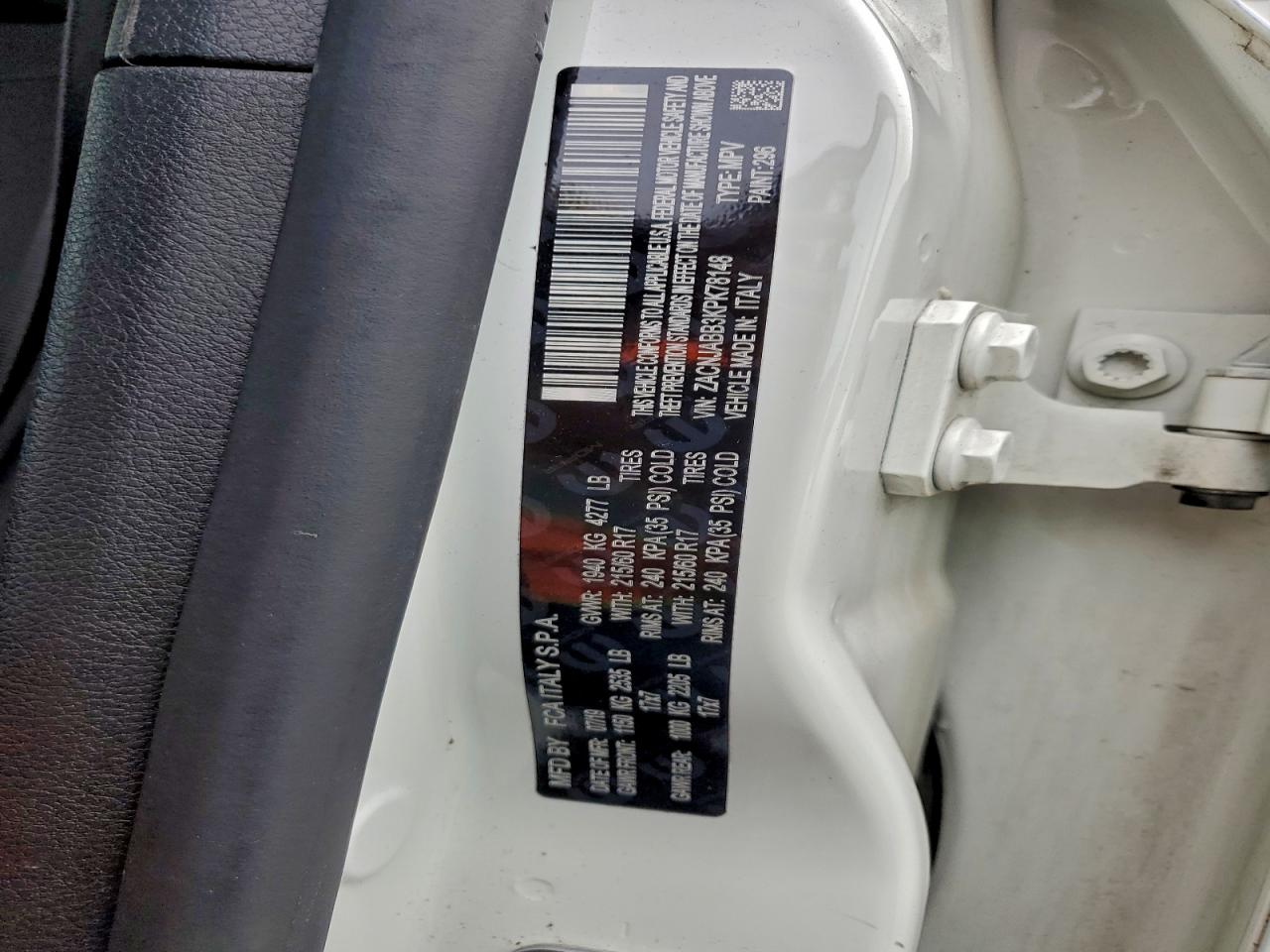 Jeep Renegade Latitude Image 9