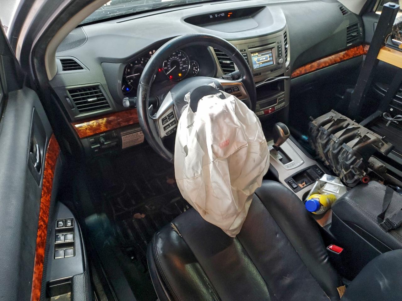 Subaru Outback 2.5i Premium Image 3