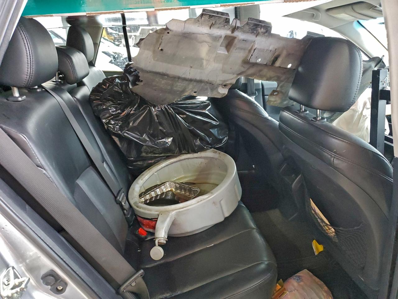 Subaru Outback 2.5i Premium Image 8