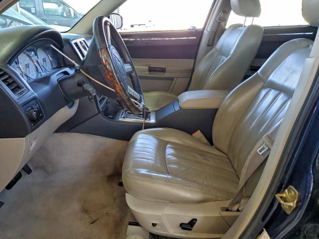 Chrysler 300 Image 12