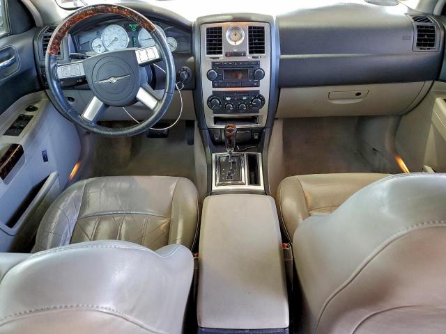 Chrysler 300 Image 7