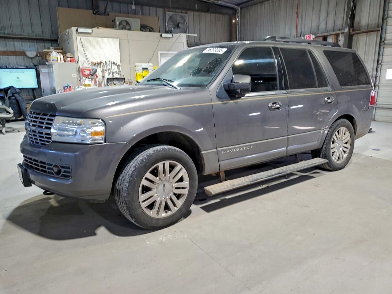 Lincoln Navigator Image 1