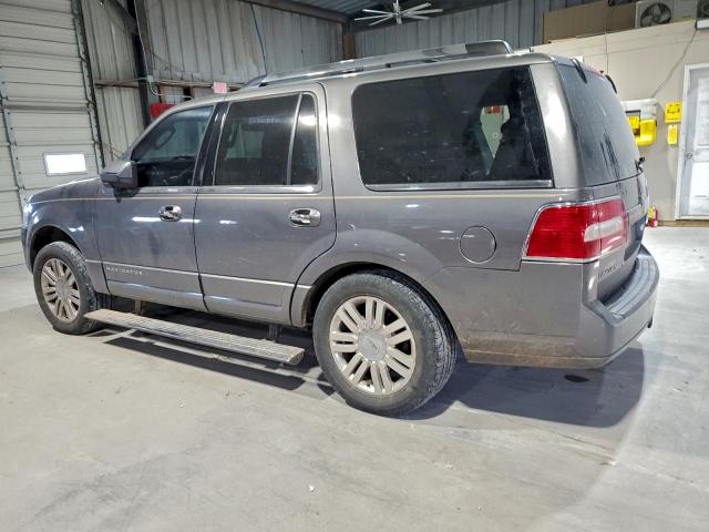 Lincoln Navigator Image 2