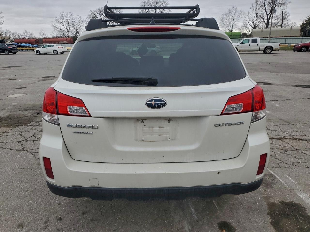 Subaru Outback 2.5i Premium Image 10