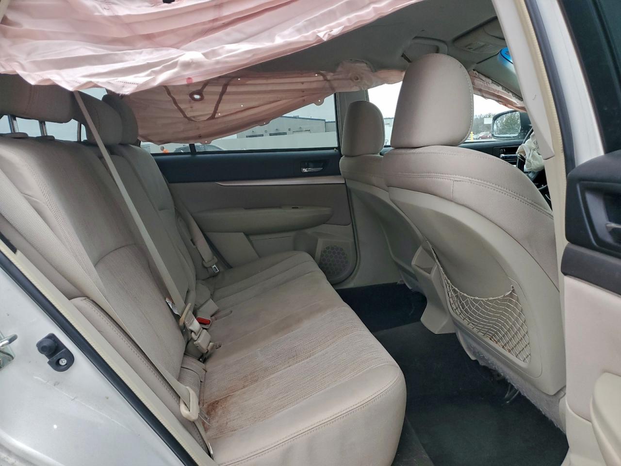 Subaru Outback 2.5i Premium Image 12