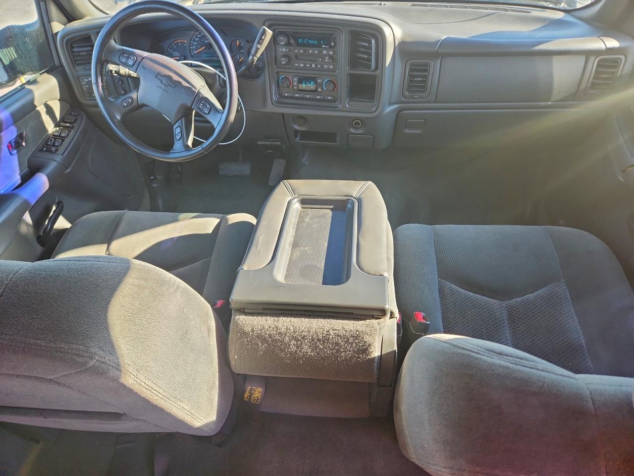 Chevrolet Silverado K2500 Heavy Duty Image 8