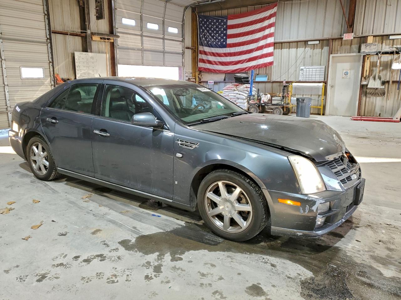 Cadillac STS Image 4