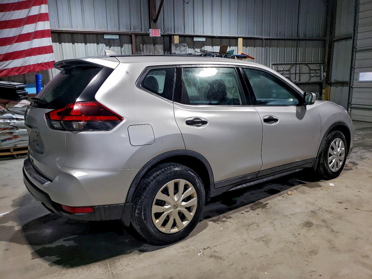 Nissan Rogue S Image 2