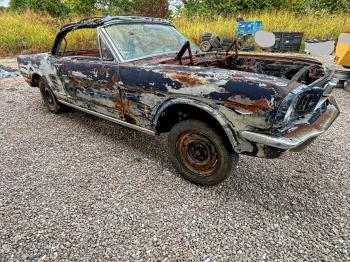  Salvage Ford Mustang