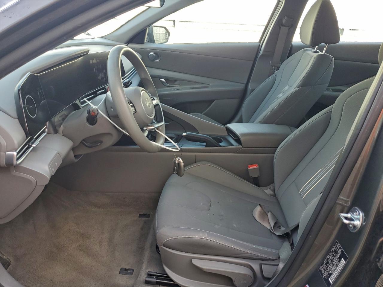 Hyundai ELANTRA Sel Image 7