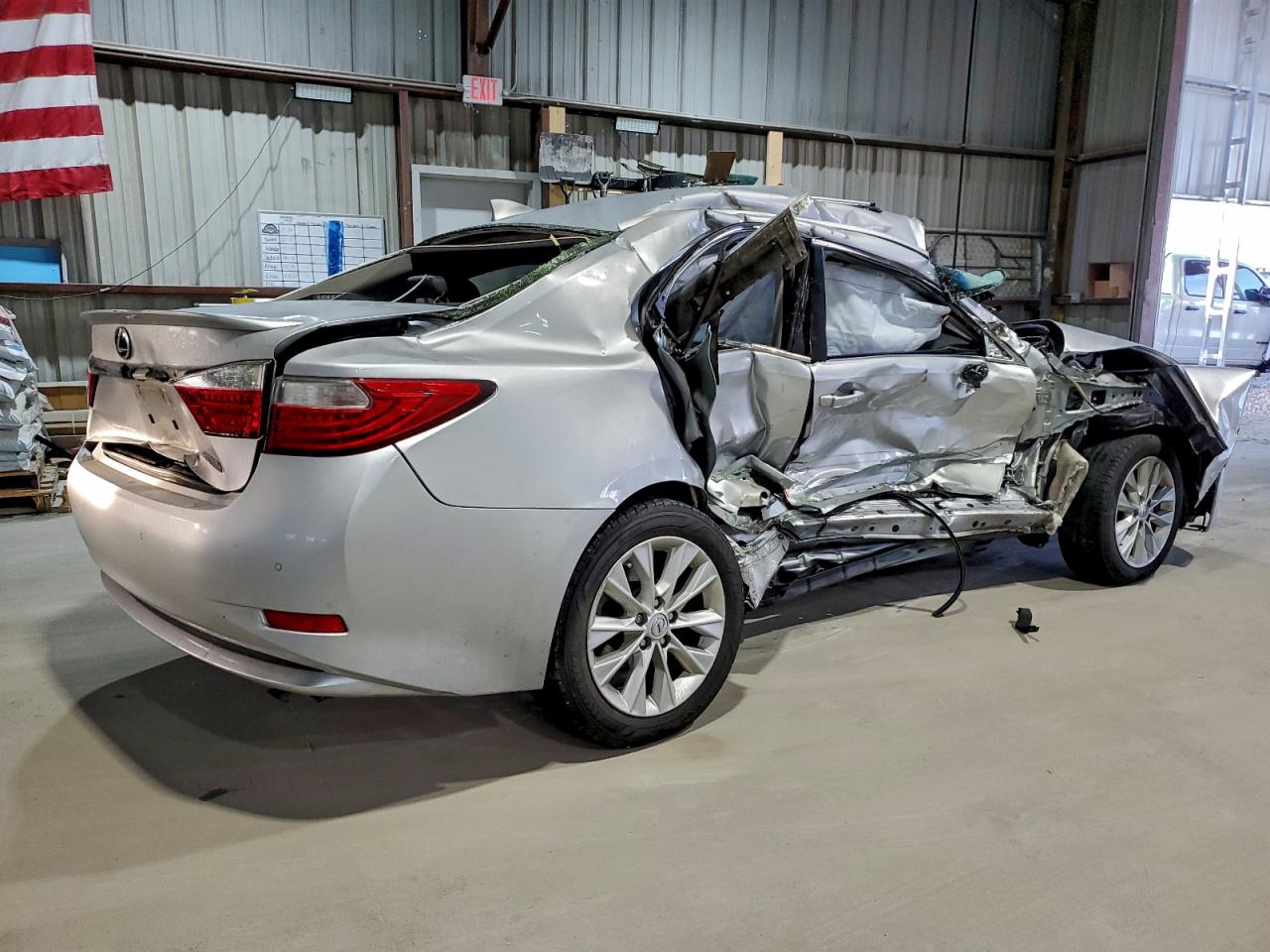 Lexus Es 300h Image 2