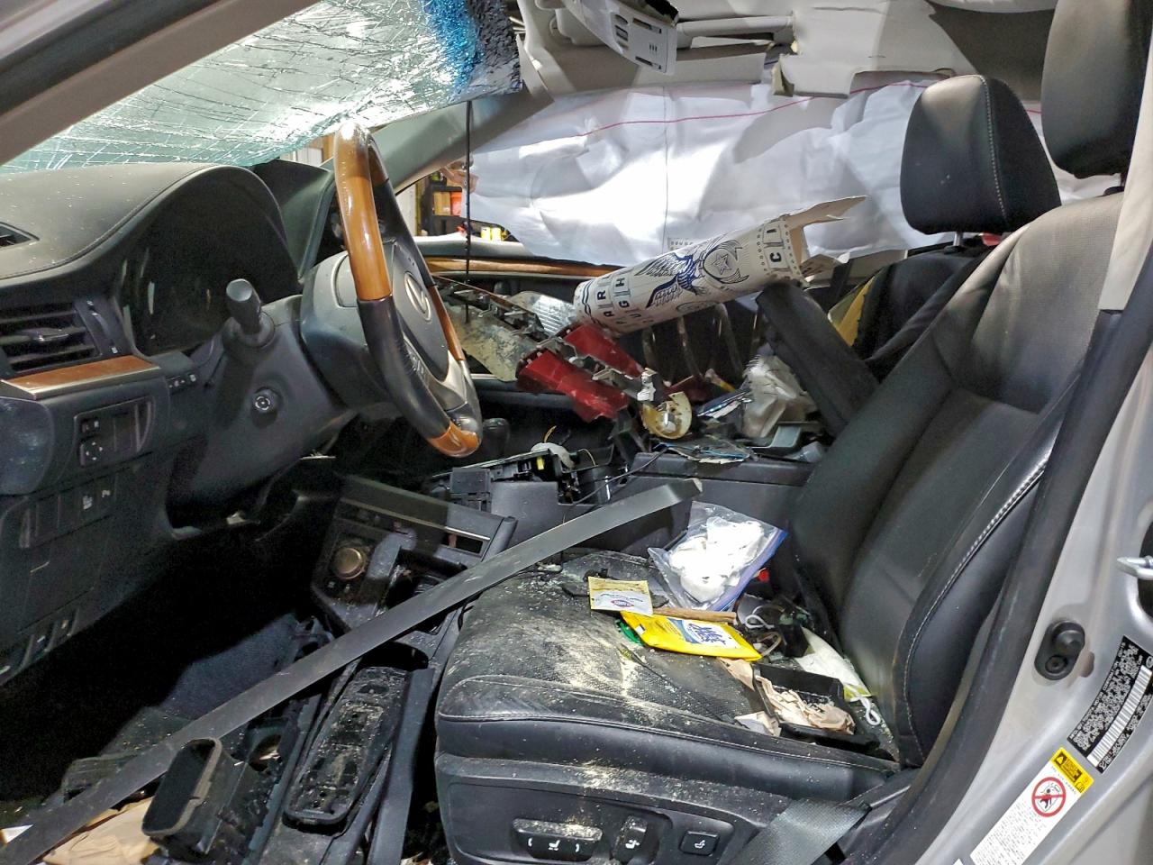 Lexus Es 300h Image 11