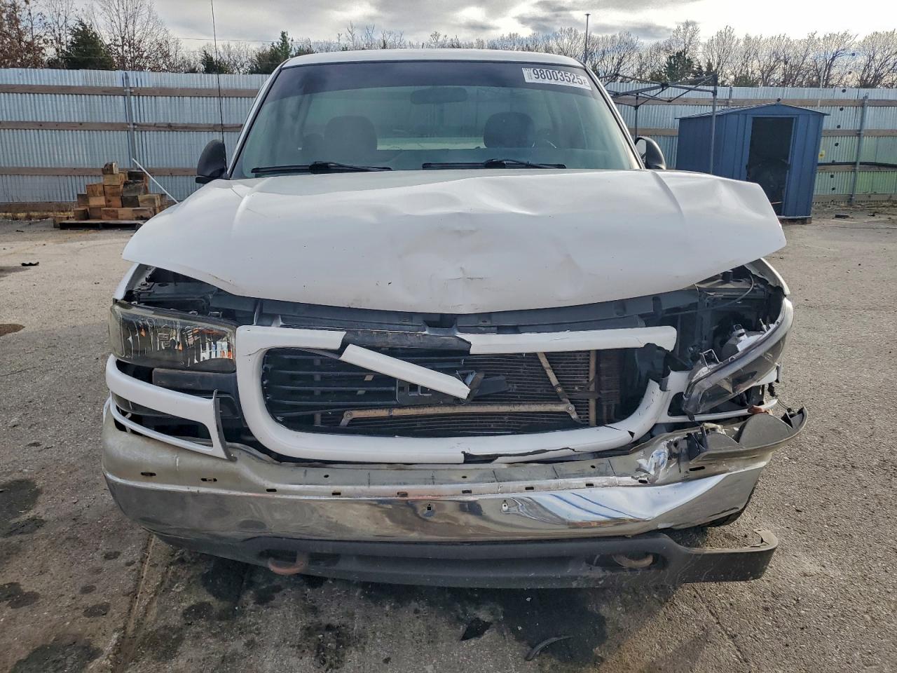 GMC Sierra C1500 Image 8