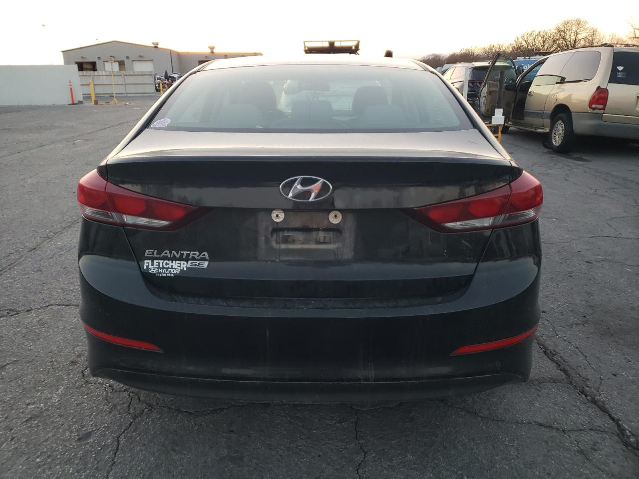 Hyundai ELANTRA Se Image 2