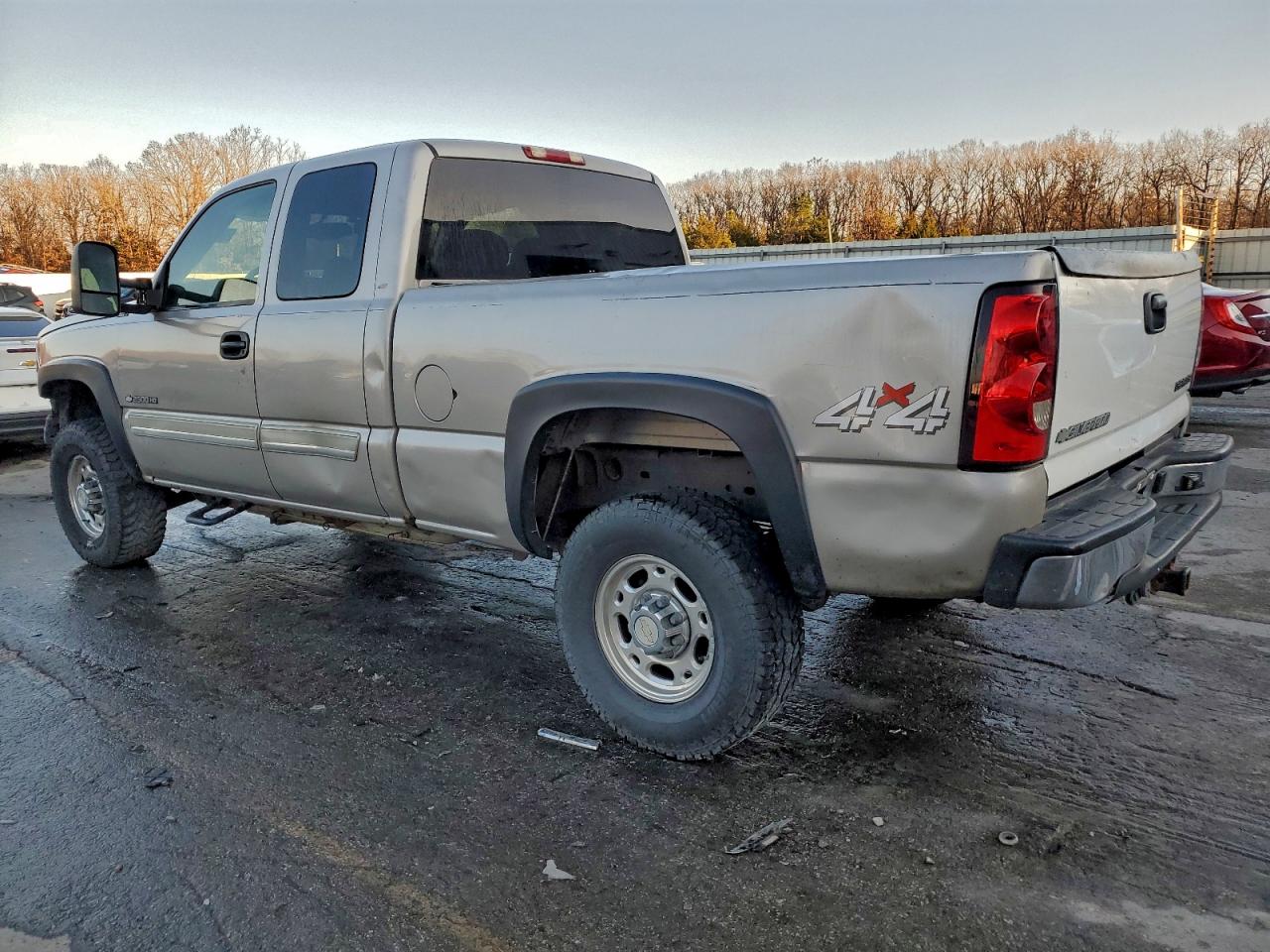 Chevrolet Silverado K2500 Heavy Duty Image 11
