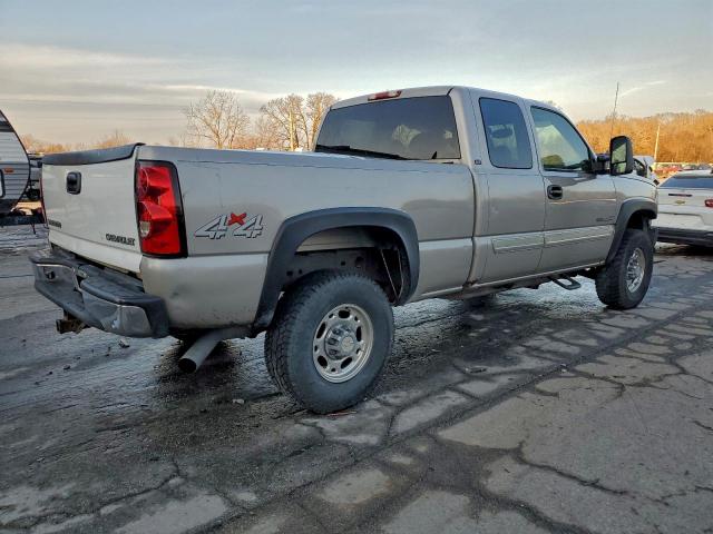 Chevrolet Silverado K2500 Heavy Duty Image 2