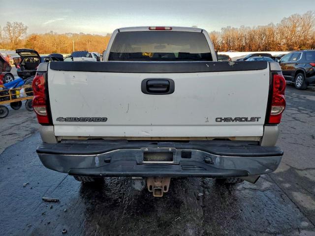 Chevrolet Silverado K2500 Heavy Duty Image 10