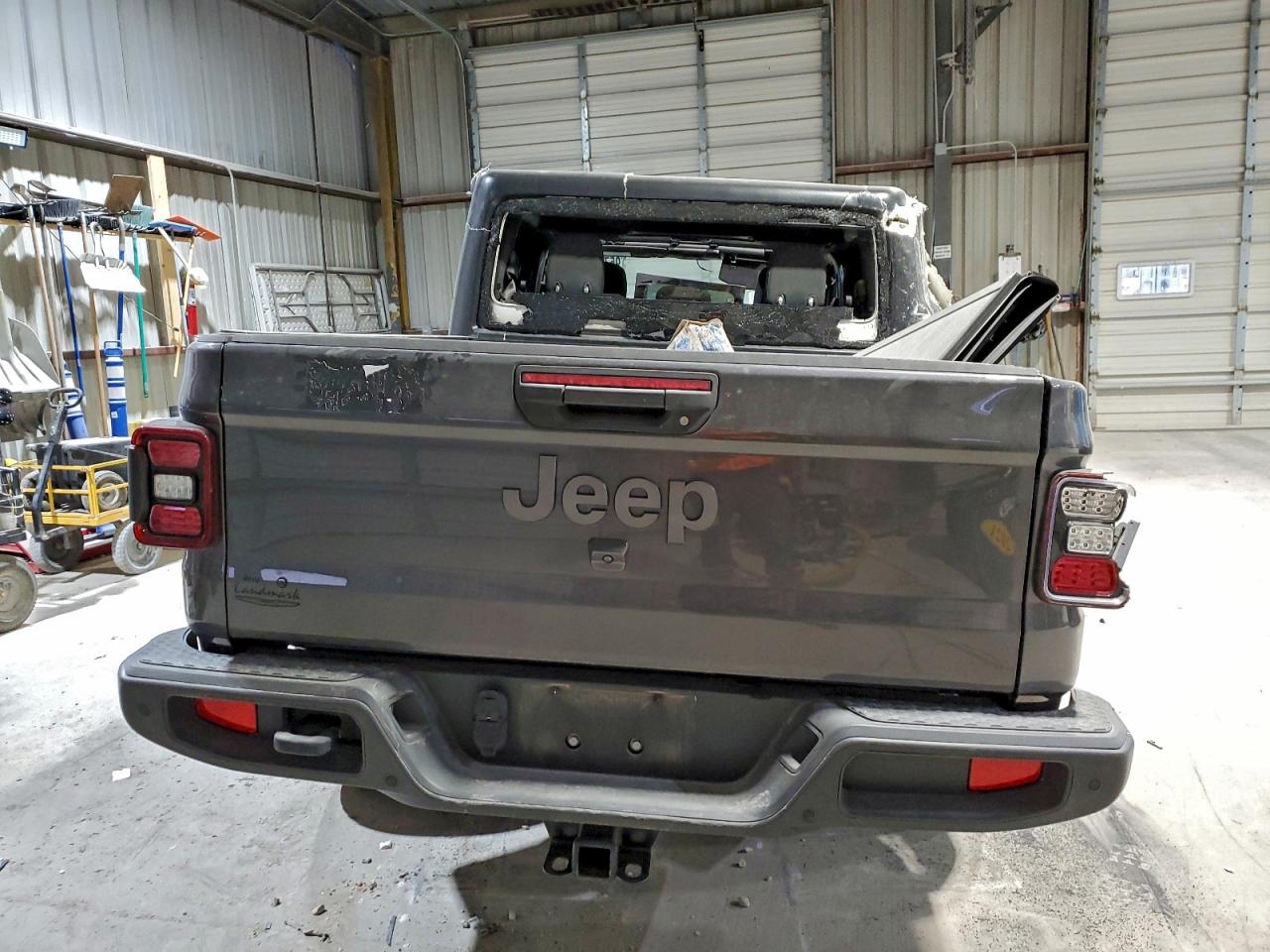 Jeep Gladiator Sport Image 4