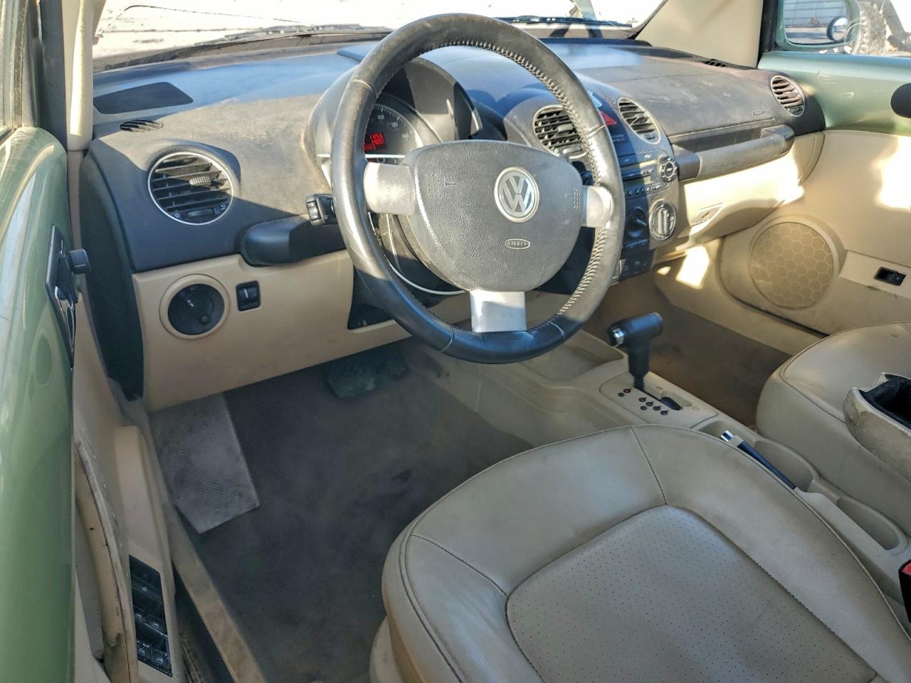 Volkswagen Beetle Convertible Se Image 6