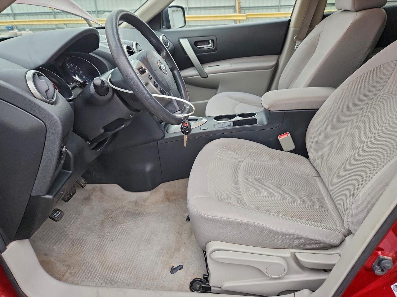 Nissan Rogue S Image 8